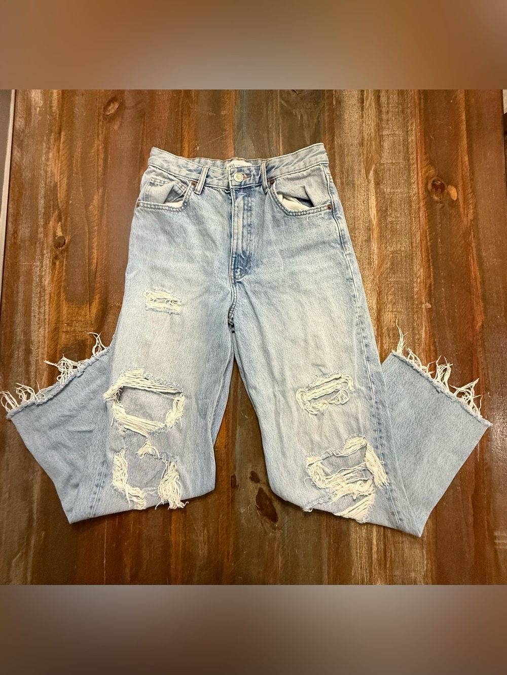 Zara Distressed Women’s Size 6 High Rise Wide Leg Jeans w/Raw Hem EUC